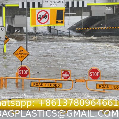 Flood Barriers For Home Reusable Flood Prevention Barriers Water Barrier For Flooding PVC Flood Bags Sandbag Alternative PVC Water Diversion Tubes With Fixed Handle (6 Ft X 20 In X 12 In)